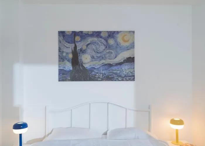 Вилла Urban Stillness - 3bd Hideaway *
