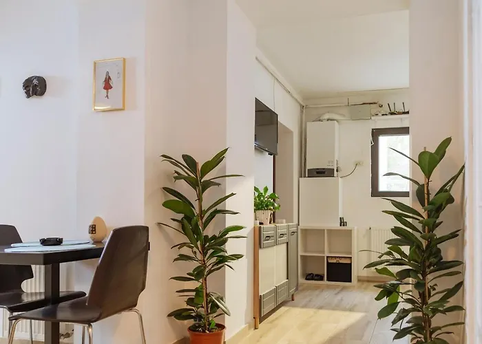 Вилла Urban Stillness - 3bd Hideaway Бухарест