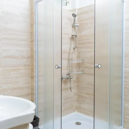 Вилла Urban Stillness - 3bd Hideaway