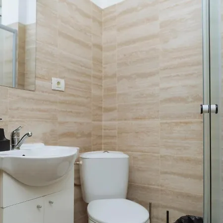 Urban Stillness - 3bd Hideaway Villa Bukarest