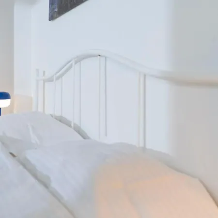 Urban Stillness - 3bd Hideaway *