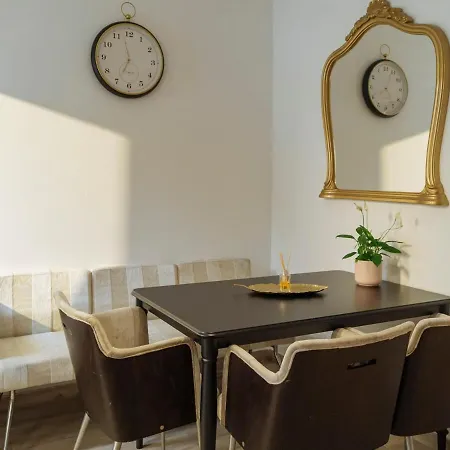 Urban Stillness - 3bd Hideaway Villa