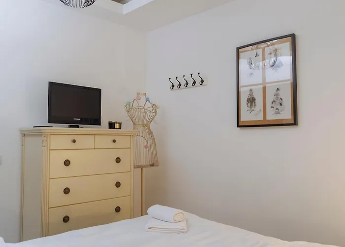 Villa Urban Stillness - 3bd Hideaway Bükreş