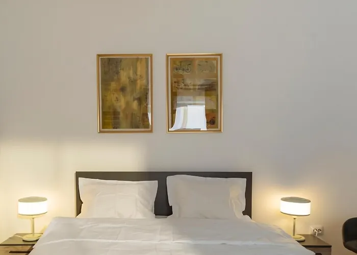 Urban Stillness - 3bd Hideaway *