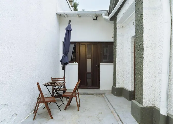 Urban Stillness - 3bd Hideaway